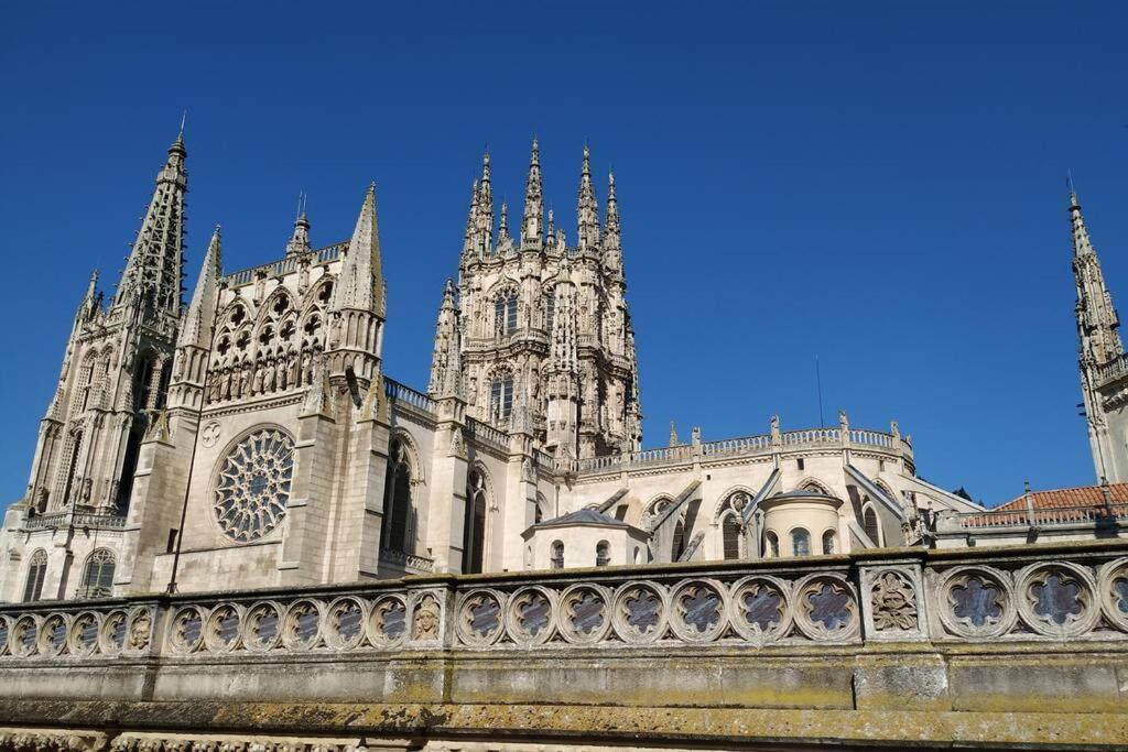 Apartamento Buhardilla con vistas a la CATEDRAL Burgo Exterior foto