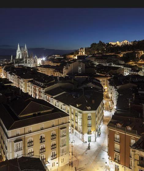 Apartamento Buhardilla con vistas a la CATEDRAL Burgo Exterior foto